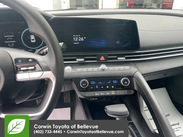Used 2024 Hyundai Elantra SEL FWD image 17