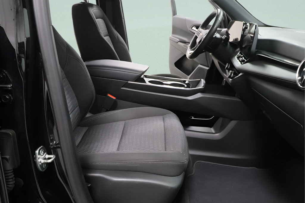 Used 2025 Chevrolet Equinox LT FWD image 31