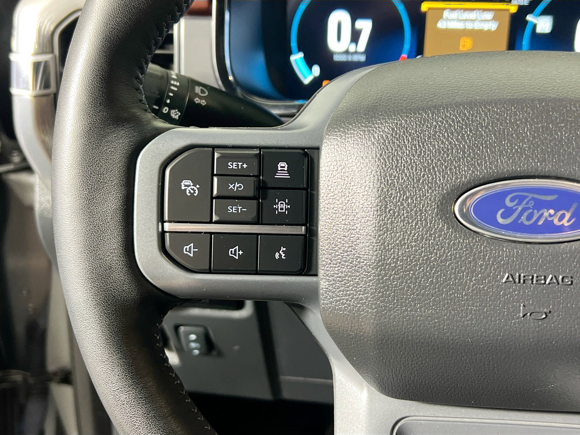 Used 2023 Ford F150 Lariat w/ Equipment Group 502A High image 17