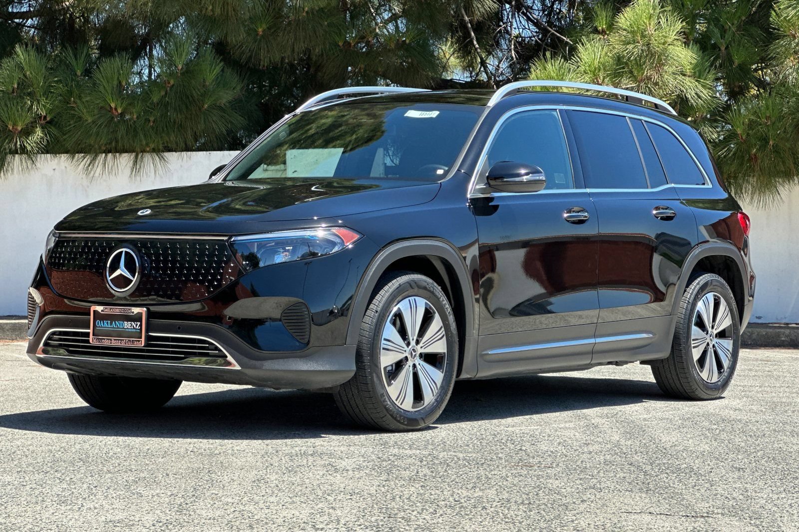 Certified 2024 Mercedes-Benz EQB 250+ w/ Winter Package image 10