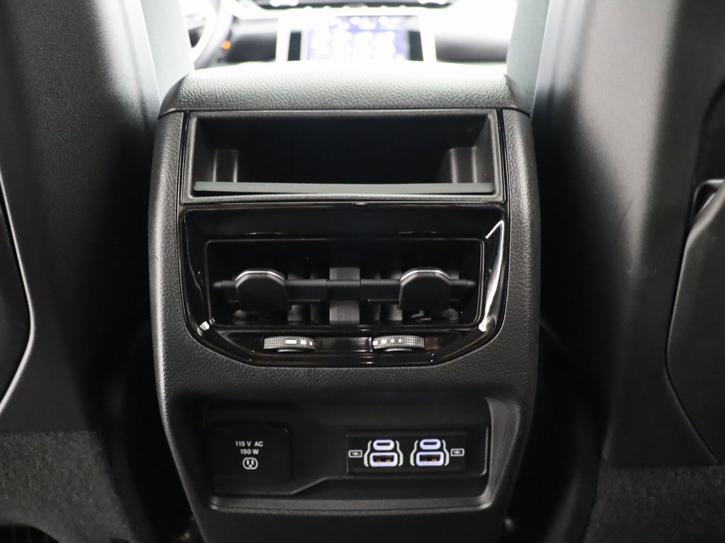 Used 2022 Jeep Grand Cherokee Altitude image 18