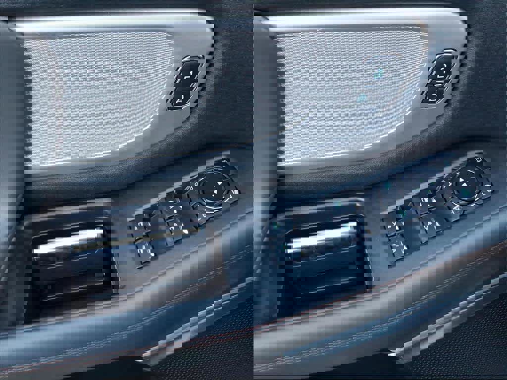 Used 2025 Ford Expedition Active image 20