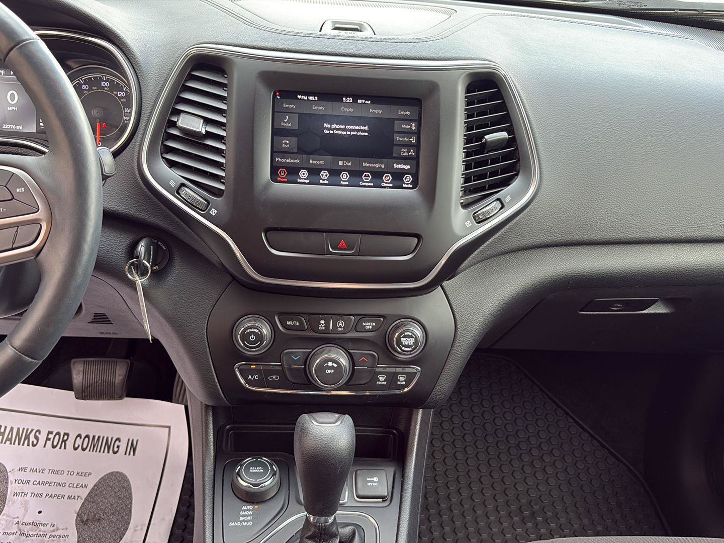 Used 2019 Jeep Cherokee Latitude w/ Cold Weather Group AWD/4WD image 12