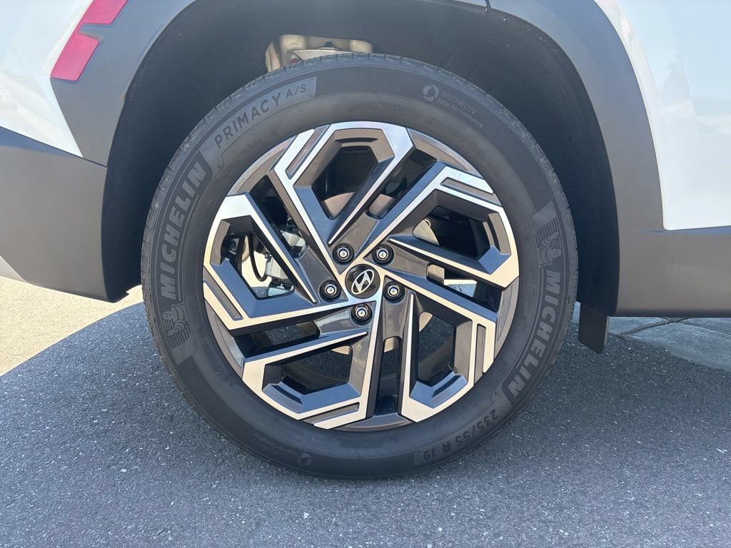 Certified 2025 Hyundai Tucson Limited AWD/4WD image 36