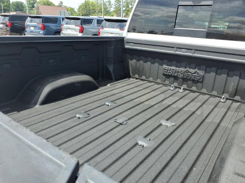 Used 2024 Chevrolet Silverado 2500 High Country w/ High Country Premium Package AWD/4WD image 16