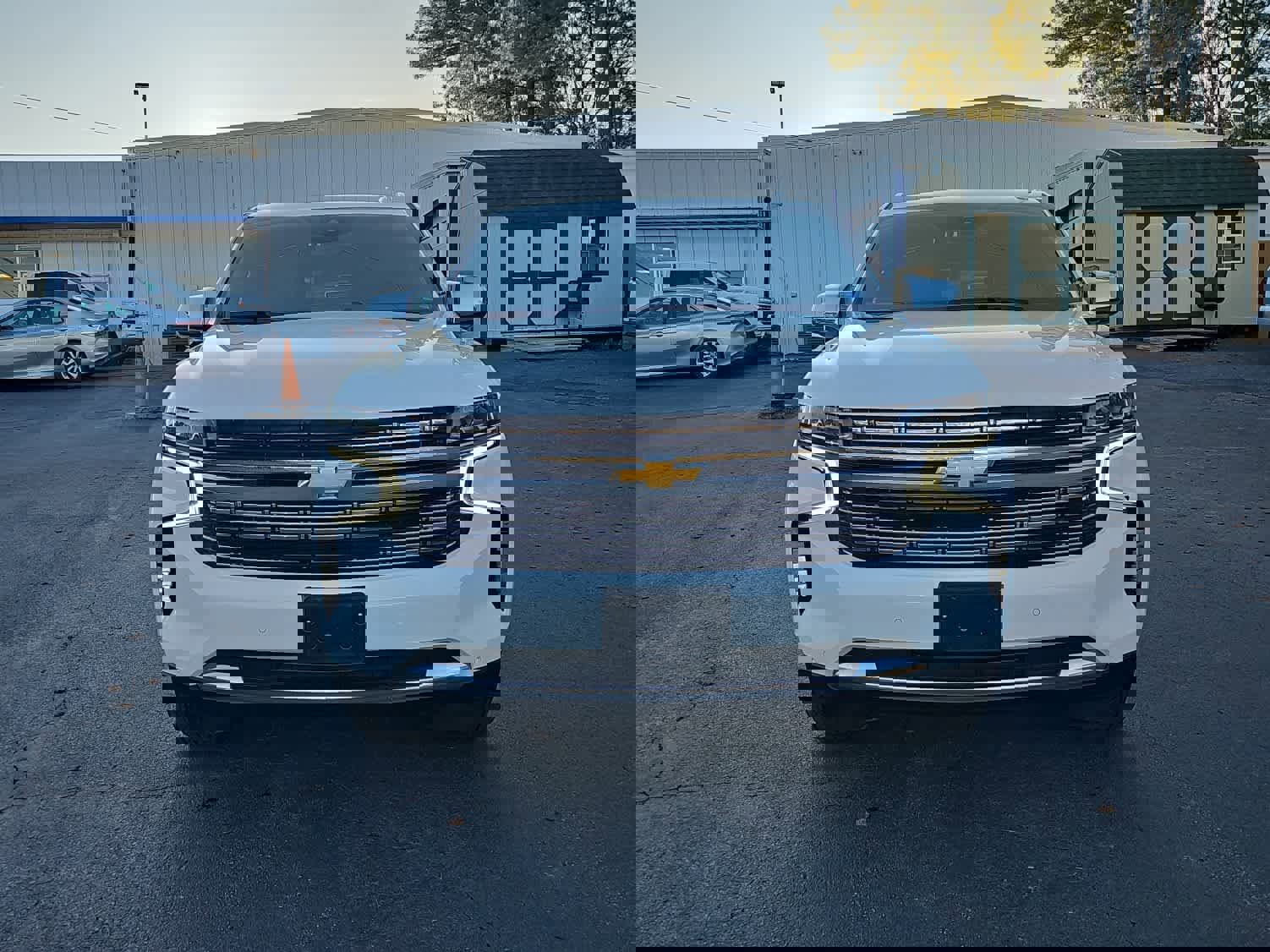 Used 2023 Chevrolet Suburban Premier image 8