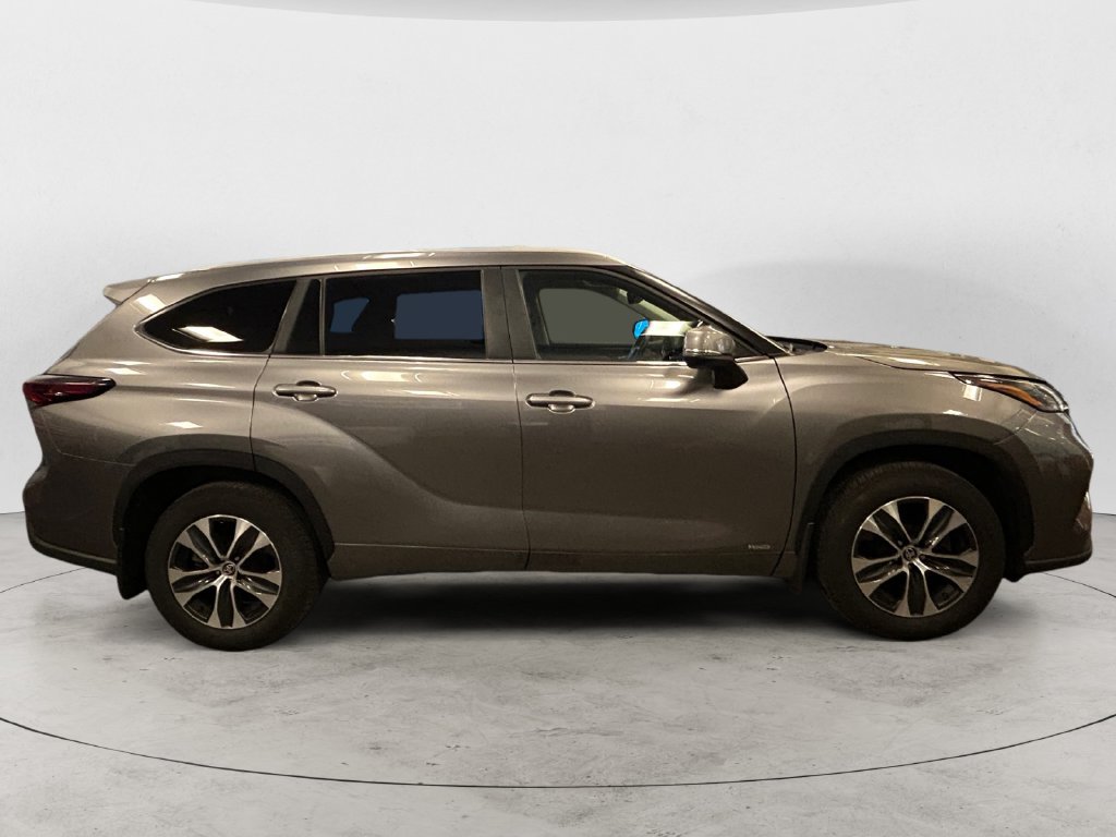 Certified 2026 Toyota Highlander XLE AWD/4WD image 6