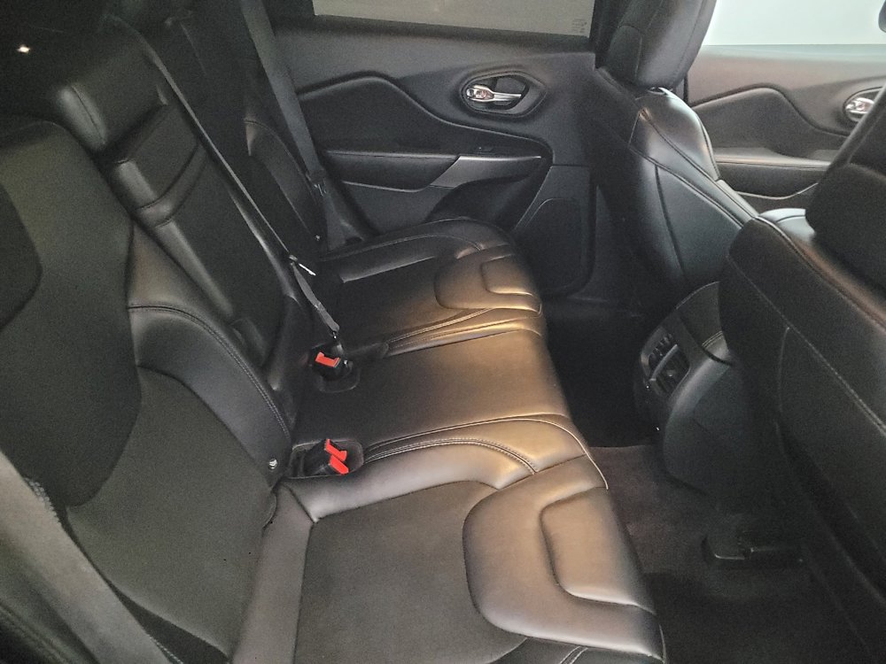 Used 2019 Jeep Cherokee Latitude Plus image 19