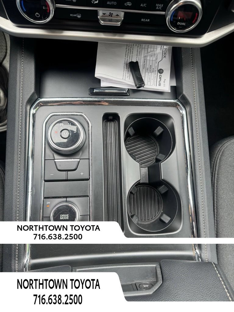 Used 2024 Ford Expedition XLT AWD/4WD image 16