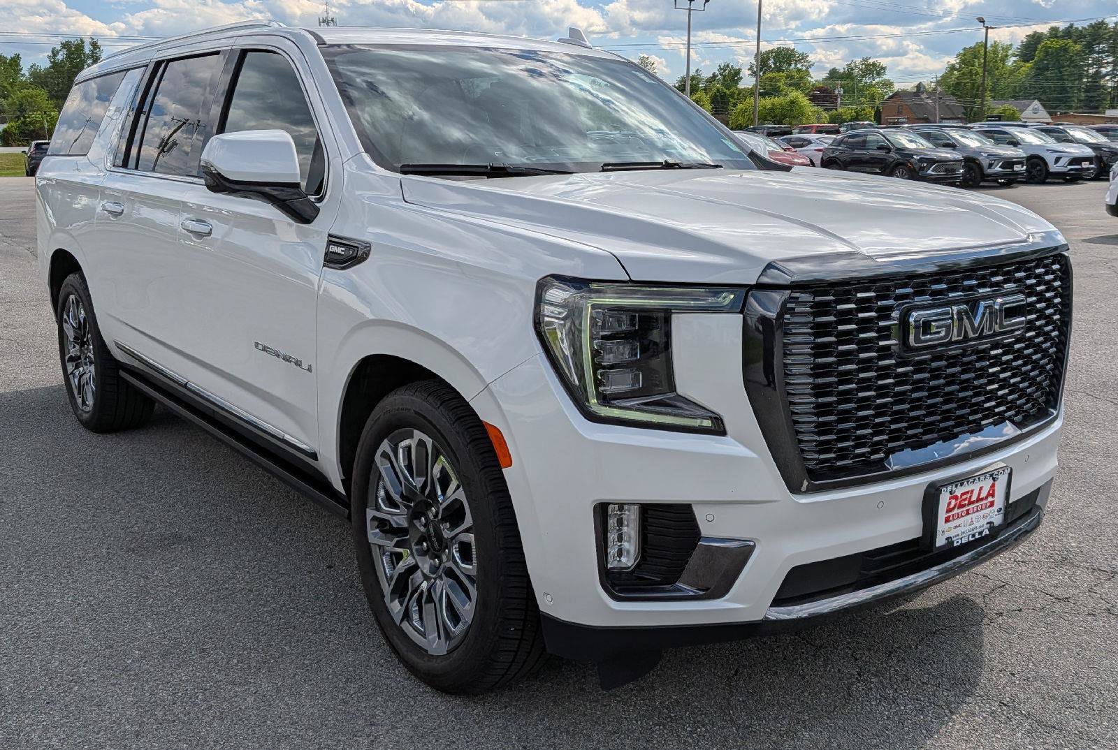 Used 2023 GMC Yukon XL Denali Ultimate AWD/4WD image 5