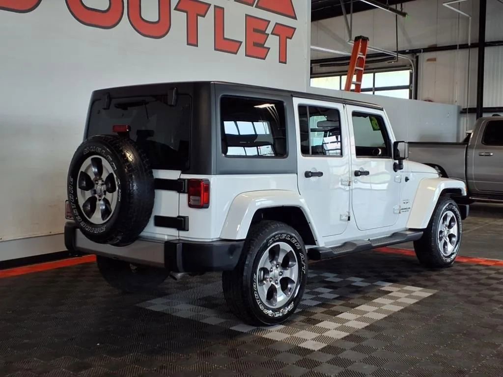 Used 2016 Jeep Wrangler Unlimited Sahara image 7