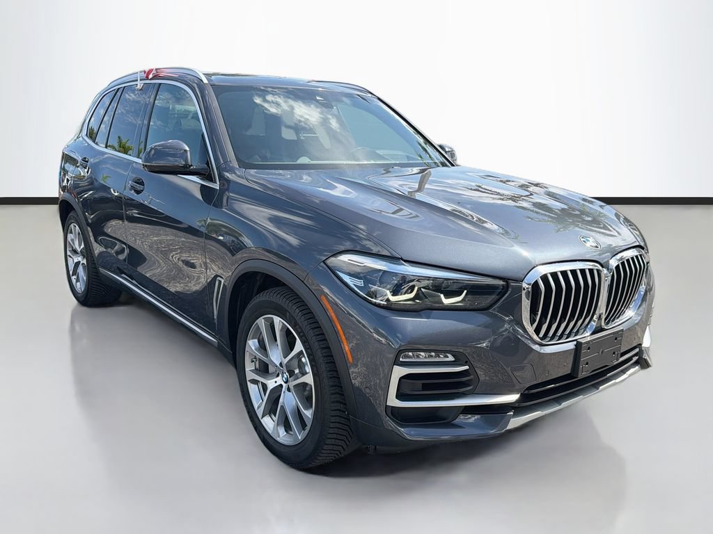 Used 2021 BMW X5 xDrive40i w/ Premium Package 2