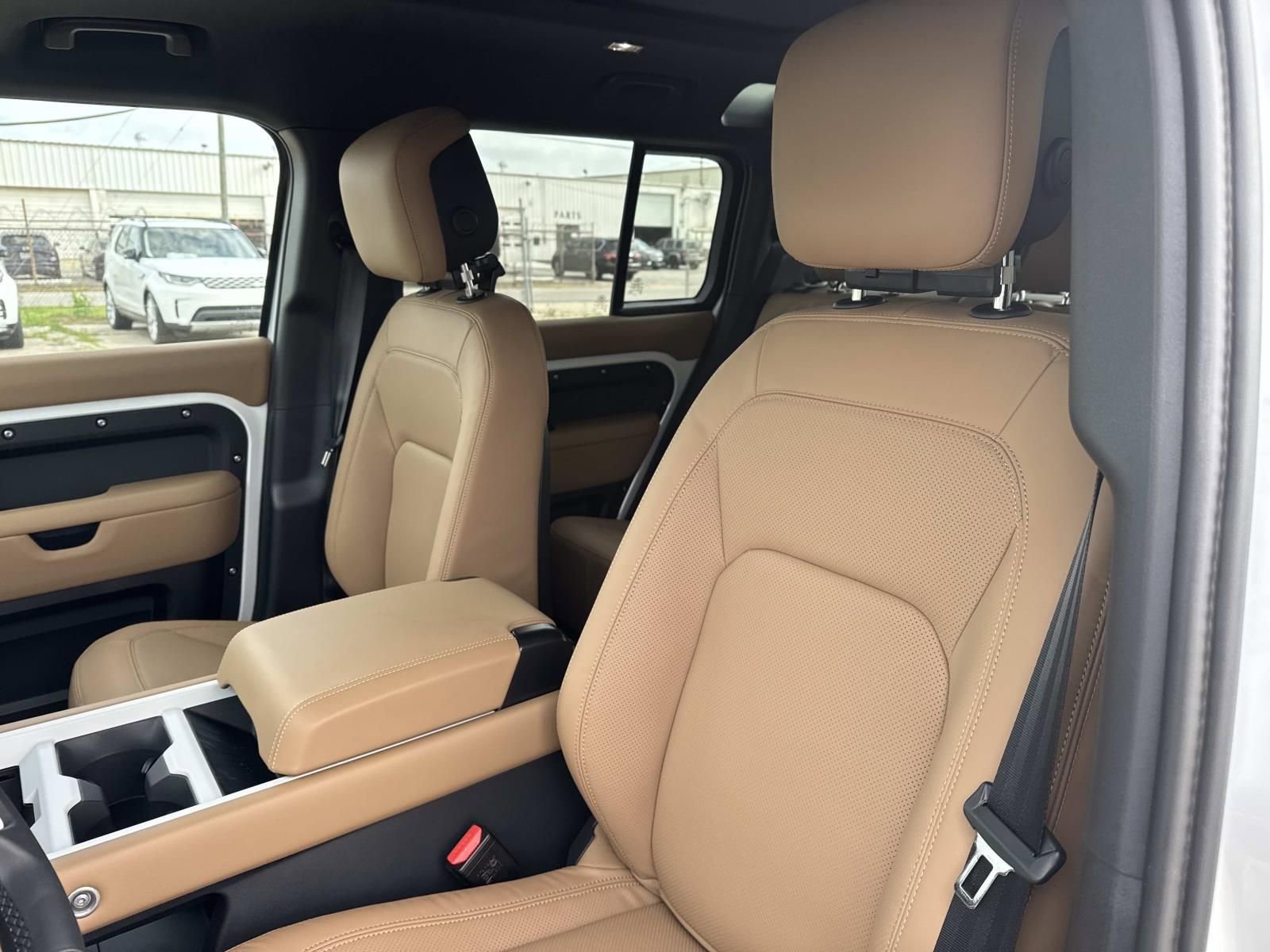 New 2026 Land Rover Defender 110 X-Dynamic SE image 10