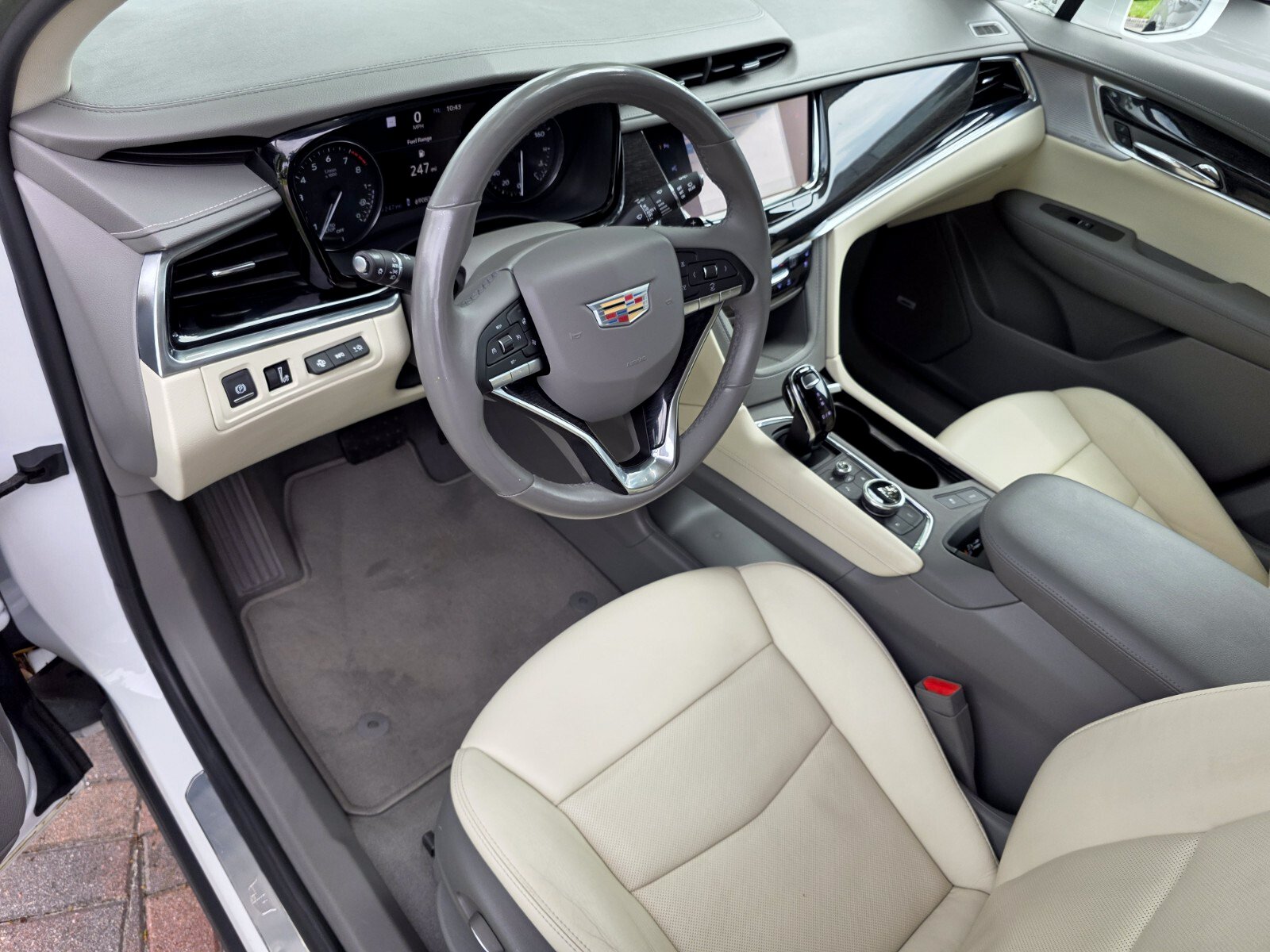 Used 2020 Cadillac XT6 Premium Luxury FWD image 12
