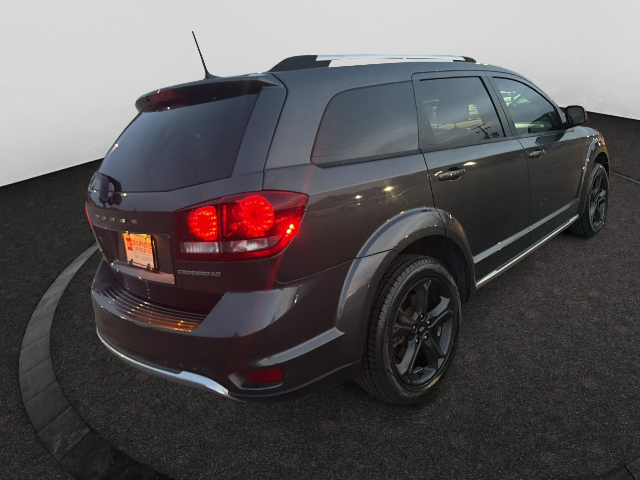 Used 2020 Dodge Journey Crossroad FWD image 4