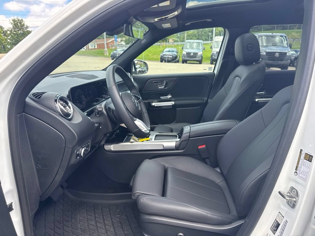 Used 2026 Mercedes-Benz GLB 250 4MATIC image 9