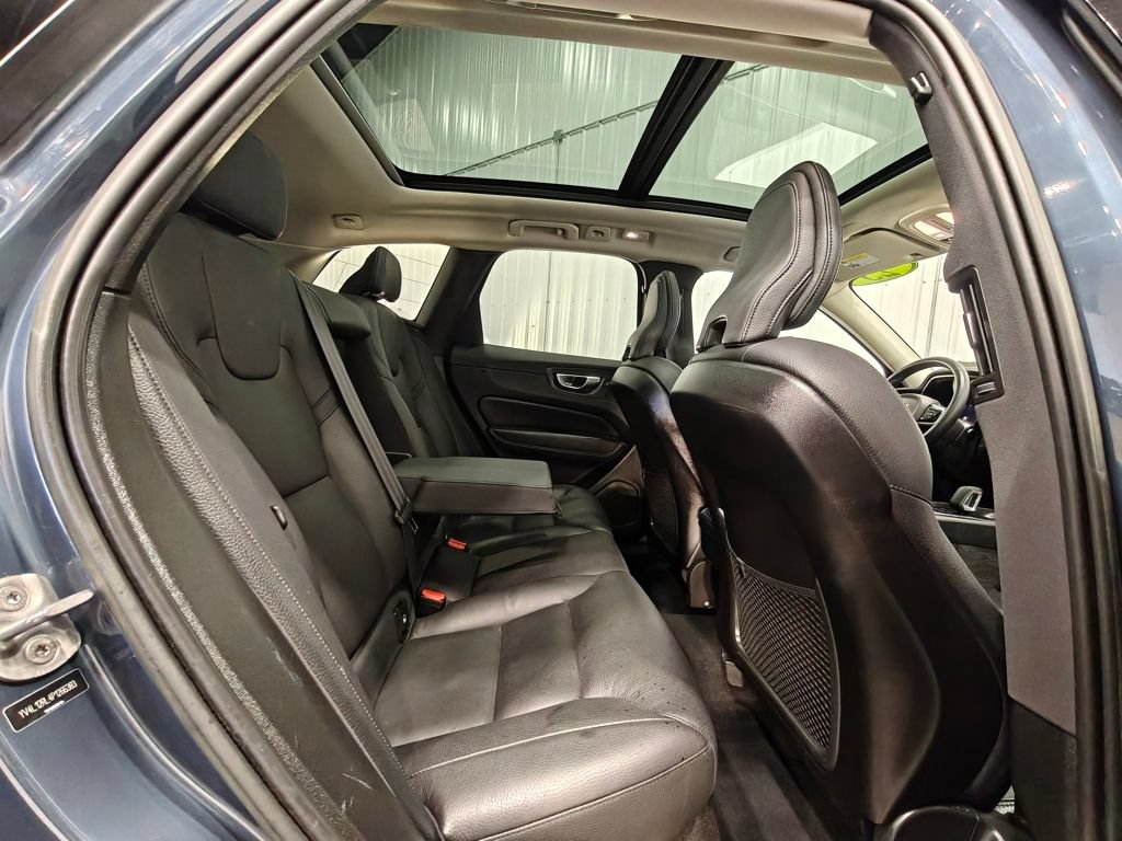 Used 2023 Volvo XC60 B5 Plus AWD/4WD image 23