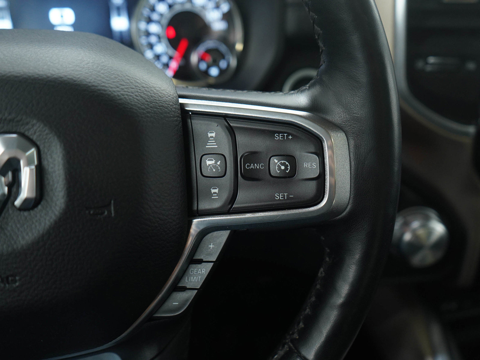 Used 2019 RAM 1500 Laramie image 27