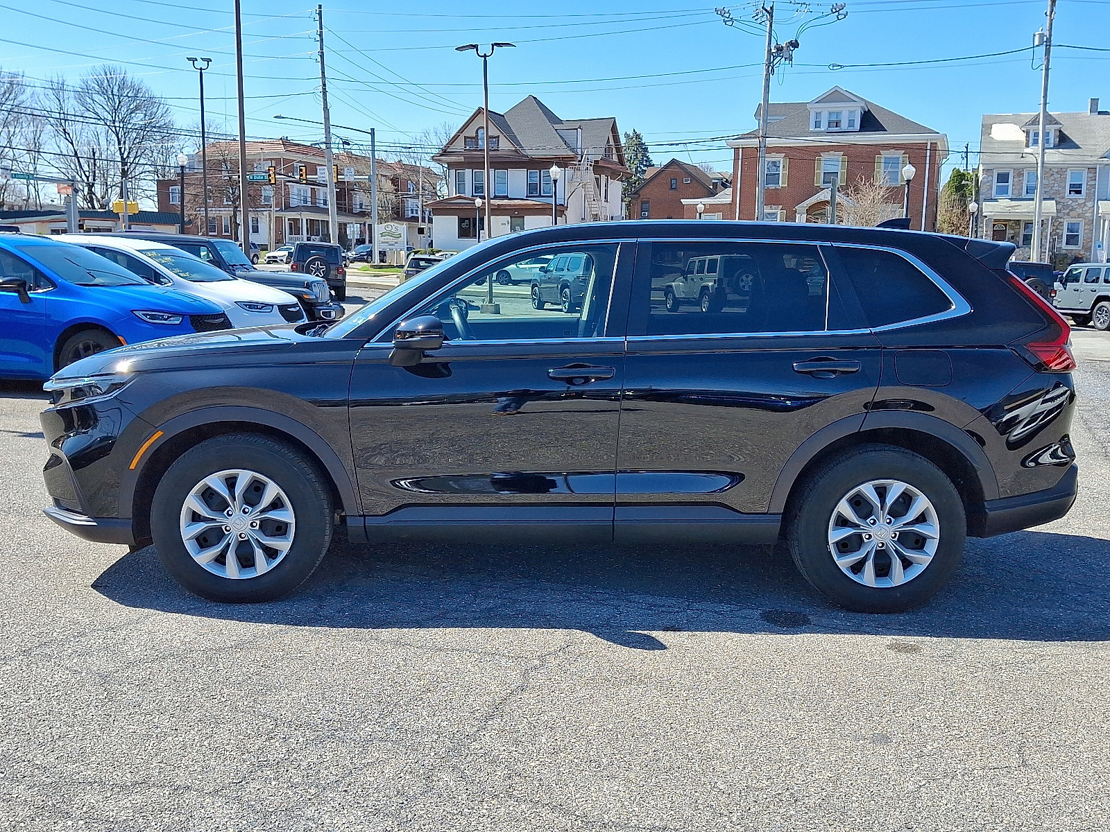 Used 2025 Honda CR-V LX image 4