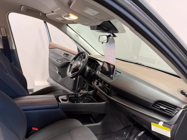 Used 2023 Nissan Rogue S AWD/4WD image 25