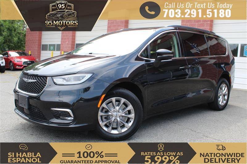 Used 2022 Chrysler Pacifica Touring-L w/ Uconnect Theater Family Group AWD/4WD image 1