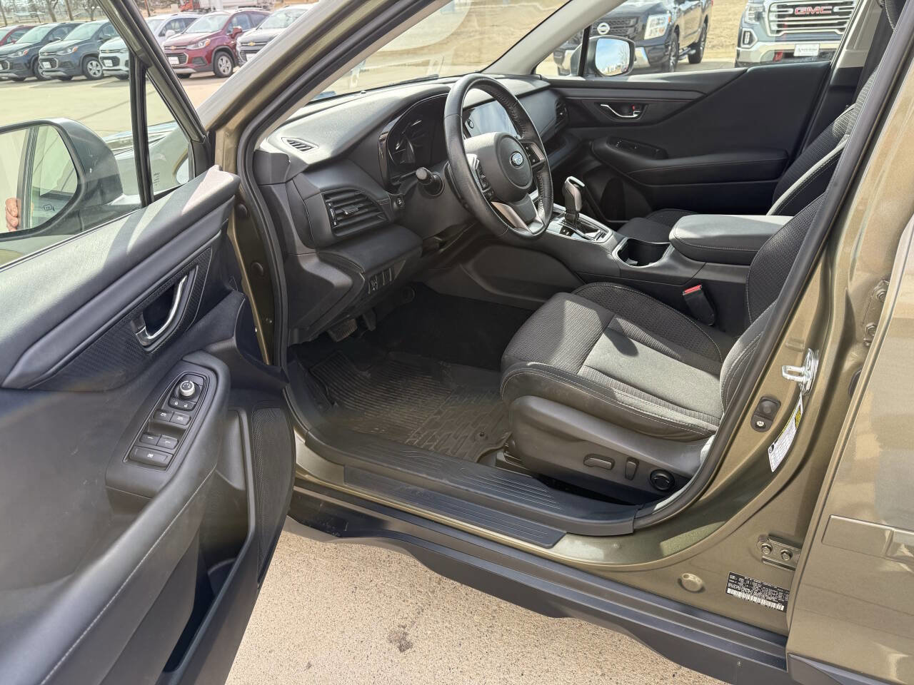 Used 2022 Subaru Outback Premium AWD/4WD image 5