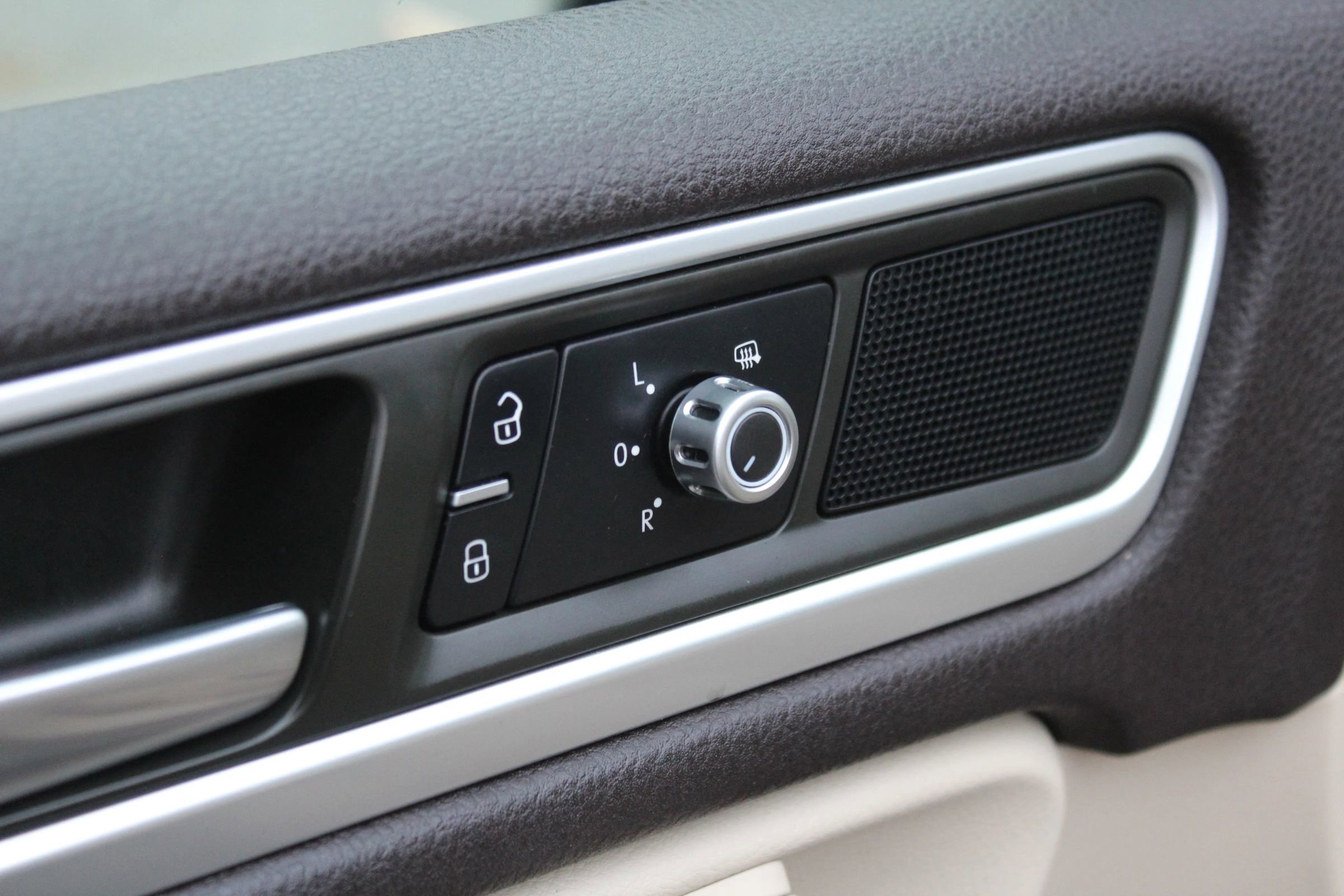 Used 2014 Volkswagen Touareg Hybrid image 23