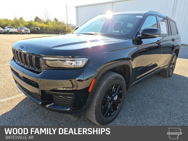 Used 2025 Jeep Grand Cherokee L Altitude w/ Trailer Tow Package image 1