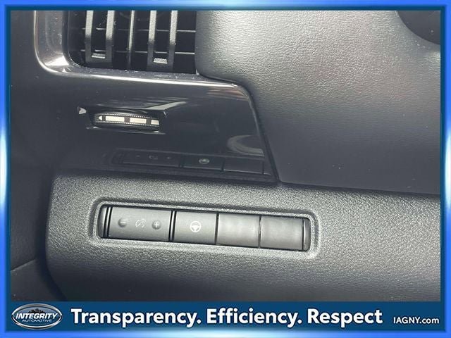Used 2022 Nissan Pathfinder SV AWD/4WD image 20