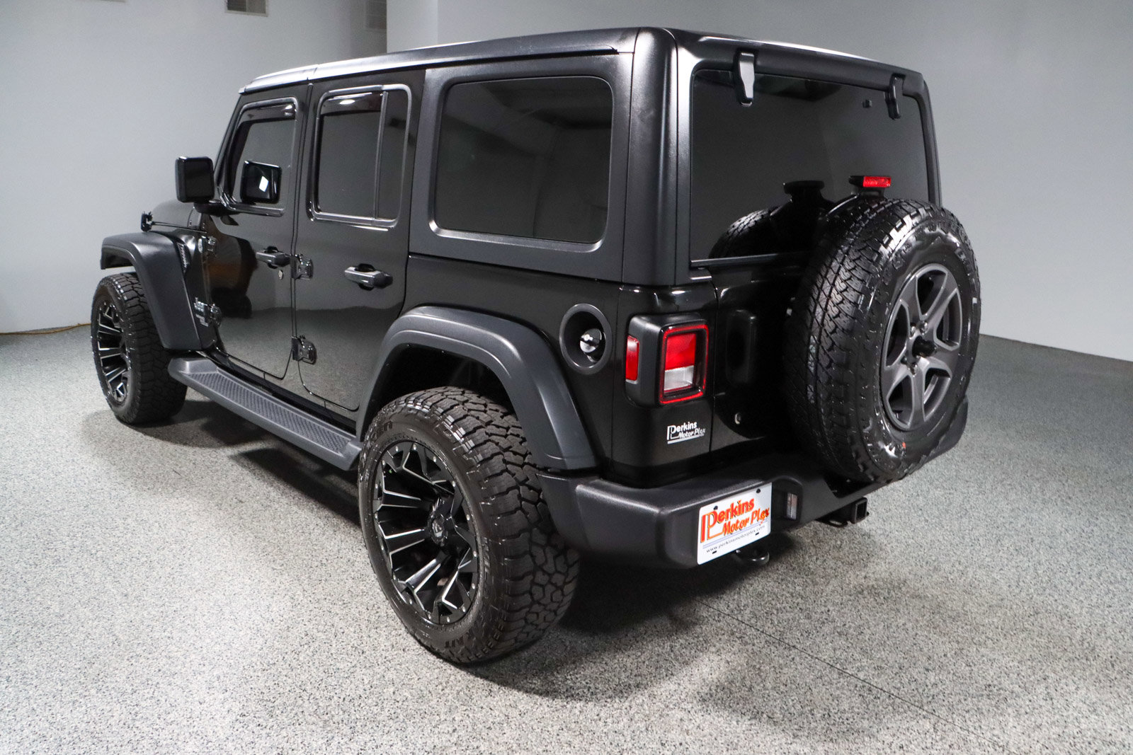 Used 2018 Jeep Wrangler Unlimited Sport S image 9