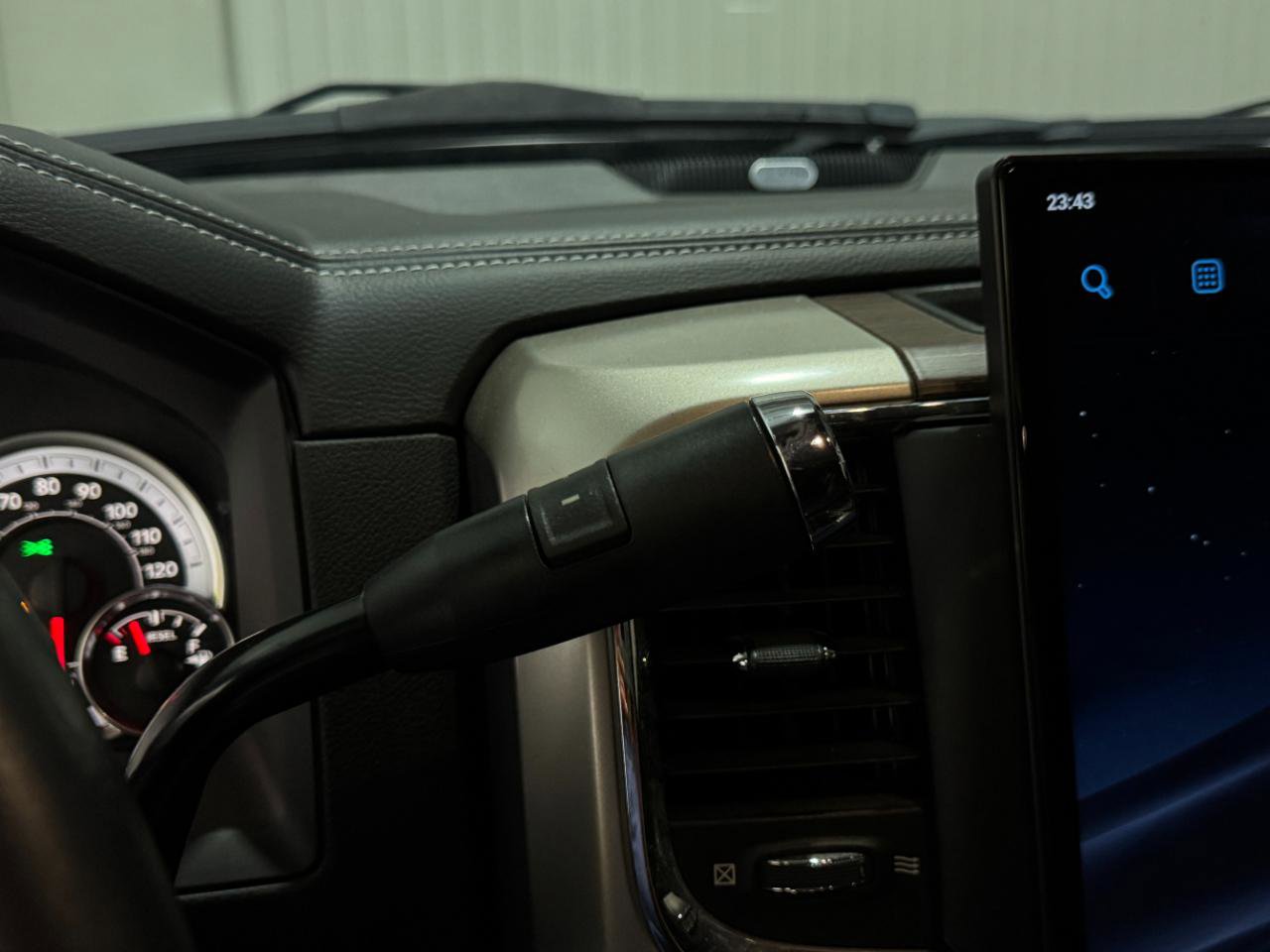 Used 2016 RAM 2500 Laramie w/ Protection Group AWD/4WD image 6