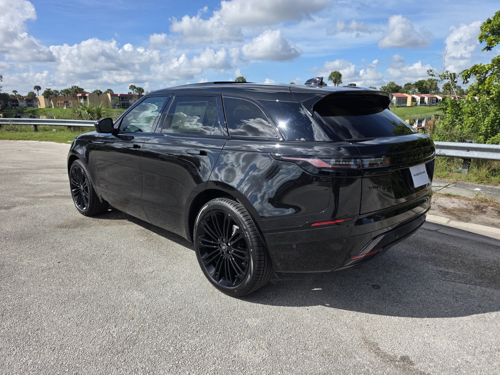New 2026 Land Rover Range Rover Velar Belgravia AWD/4WD image 2