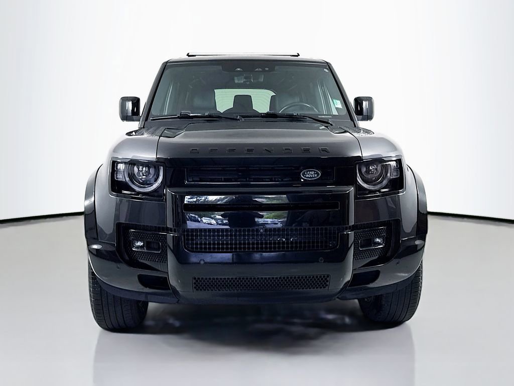 Used 2022 Land Rover Defender 110 X AWD/4WD image 2
