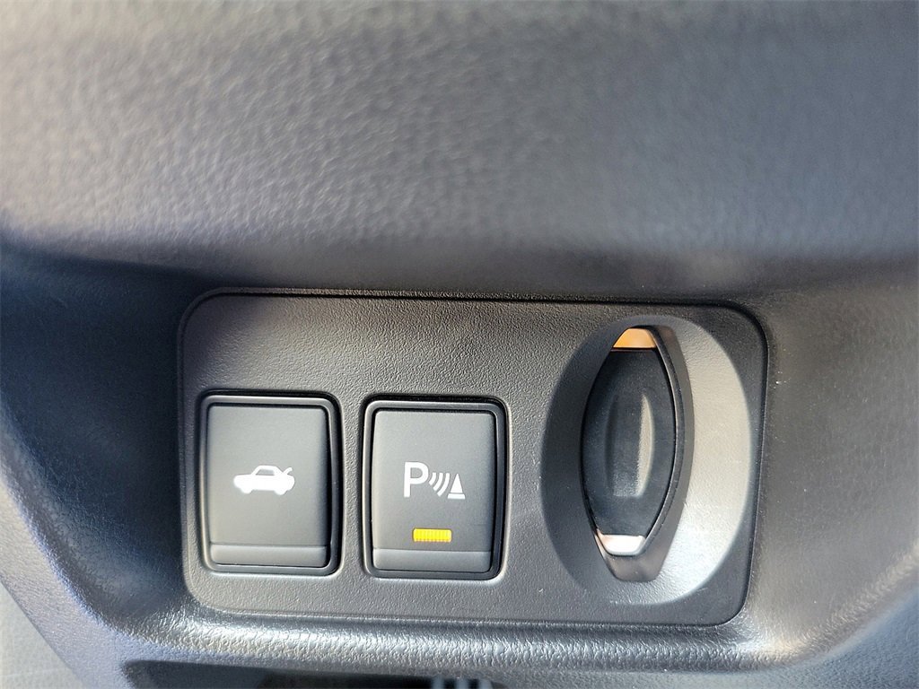 Used 2024 Nissan GT-R Premium w/ Premium Interior Package image 16