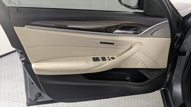Used 2017 BMW 540i w/ Premium Package image 13