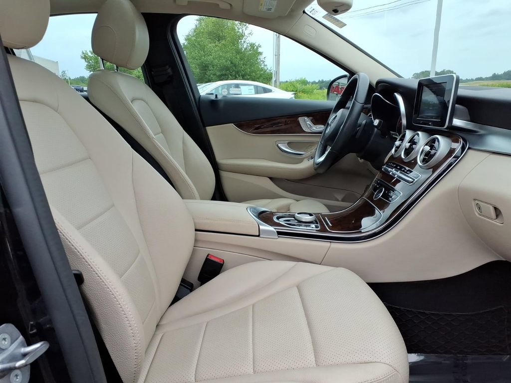 Used 2018 Mercedes-Benz C 300 4MATIC Sedan image 9
