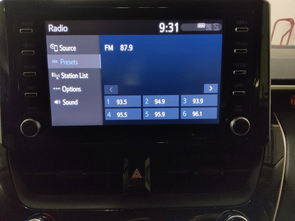 Used 2020 Toyota Corolla LE image 25