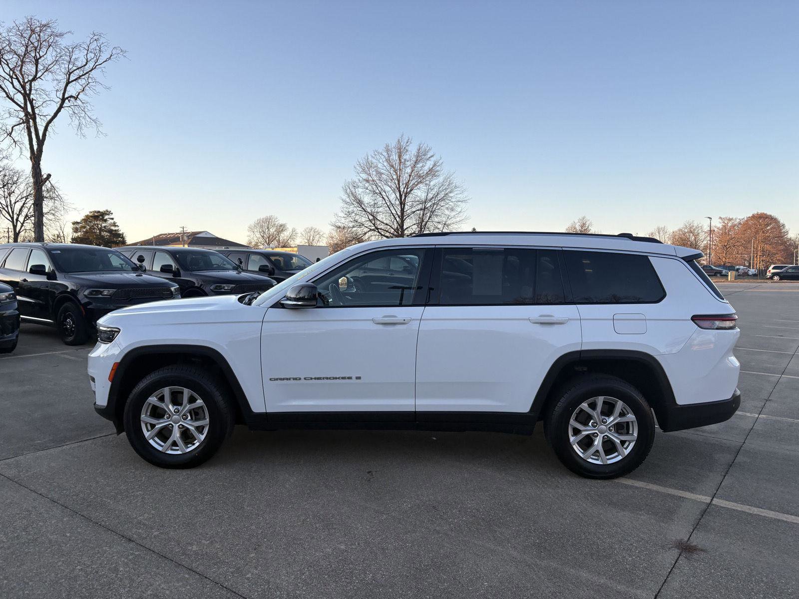 Used 2023 Jeep Grand Cherokee L Limited image 25