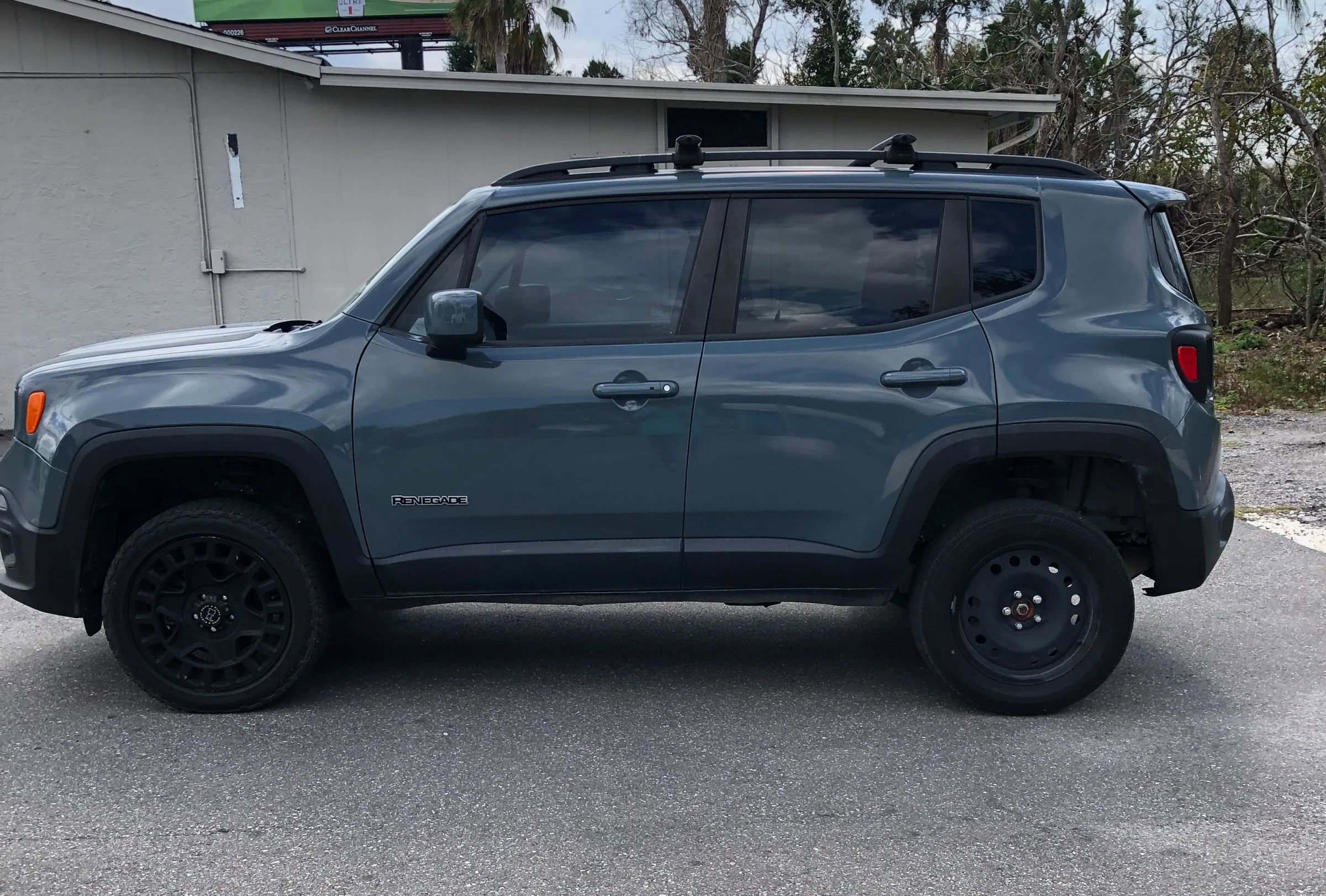Used 2018 Jeep Renegade Latitude image 6