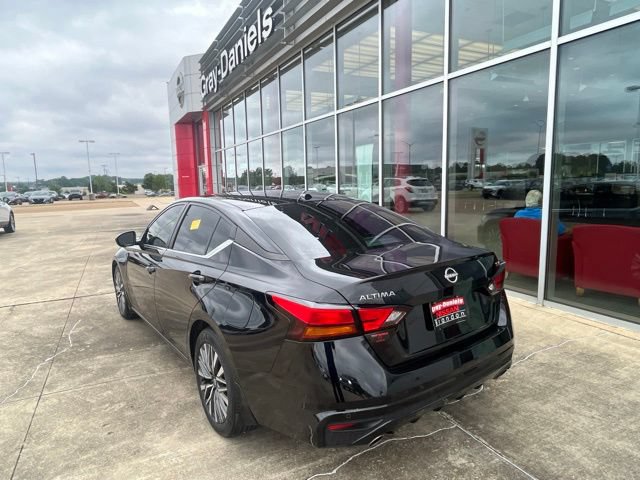 Used 2024 Nissan Altima 2.5 SV w/ SV Premium Package FWD video 2