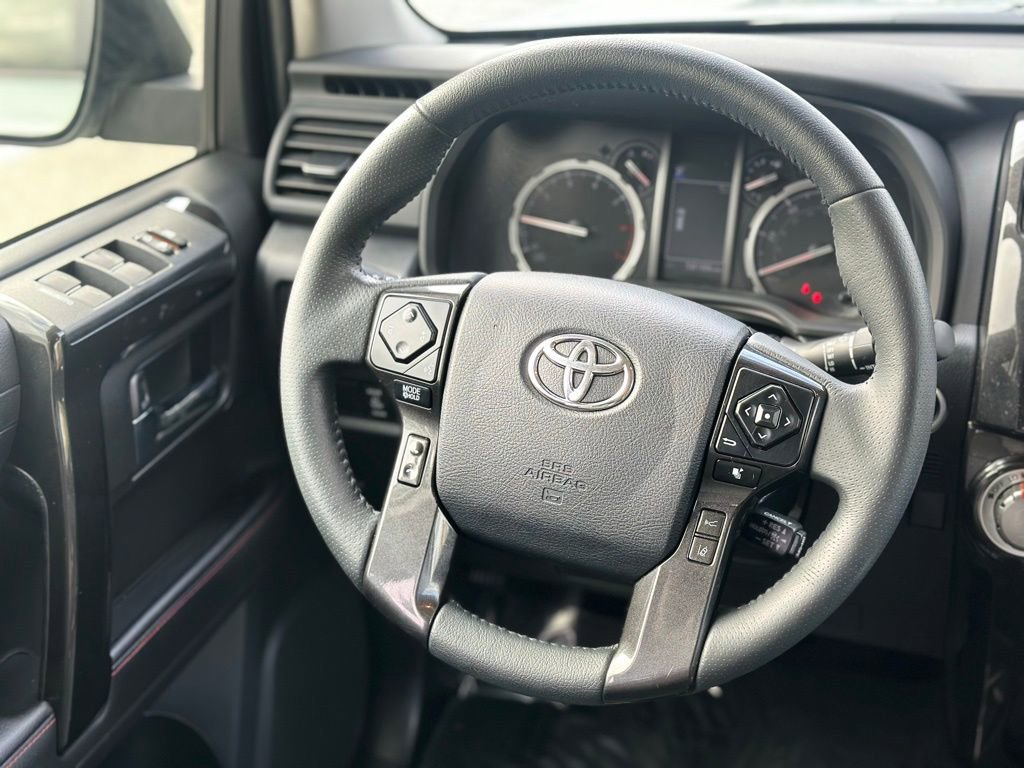 Used 2022 Toyota 4Runner TRD Off-Road Premium AWD/4WD image 11