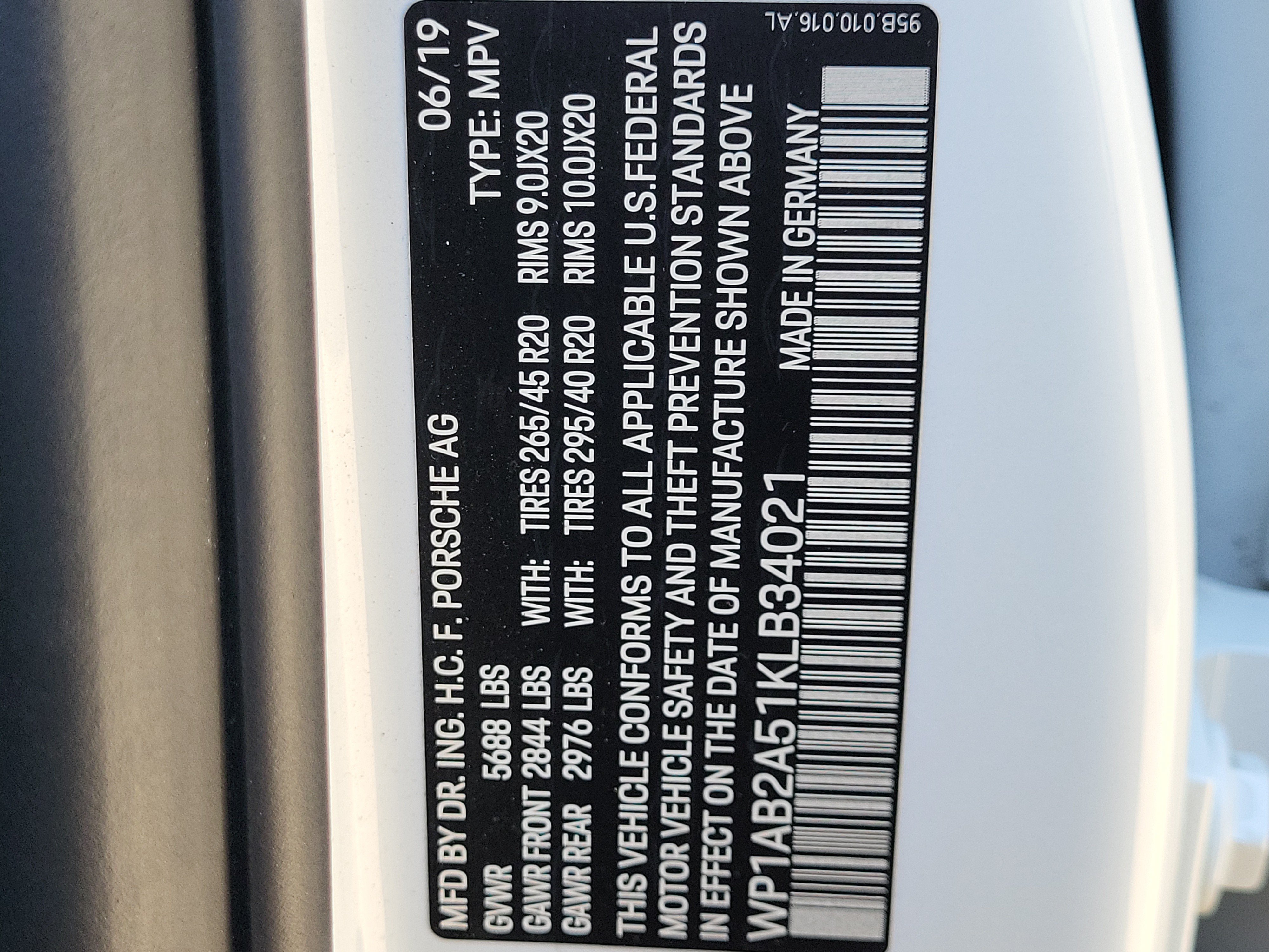 Certified 2019 Porsche Macan S AWD/4WD image 42