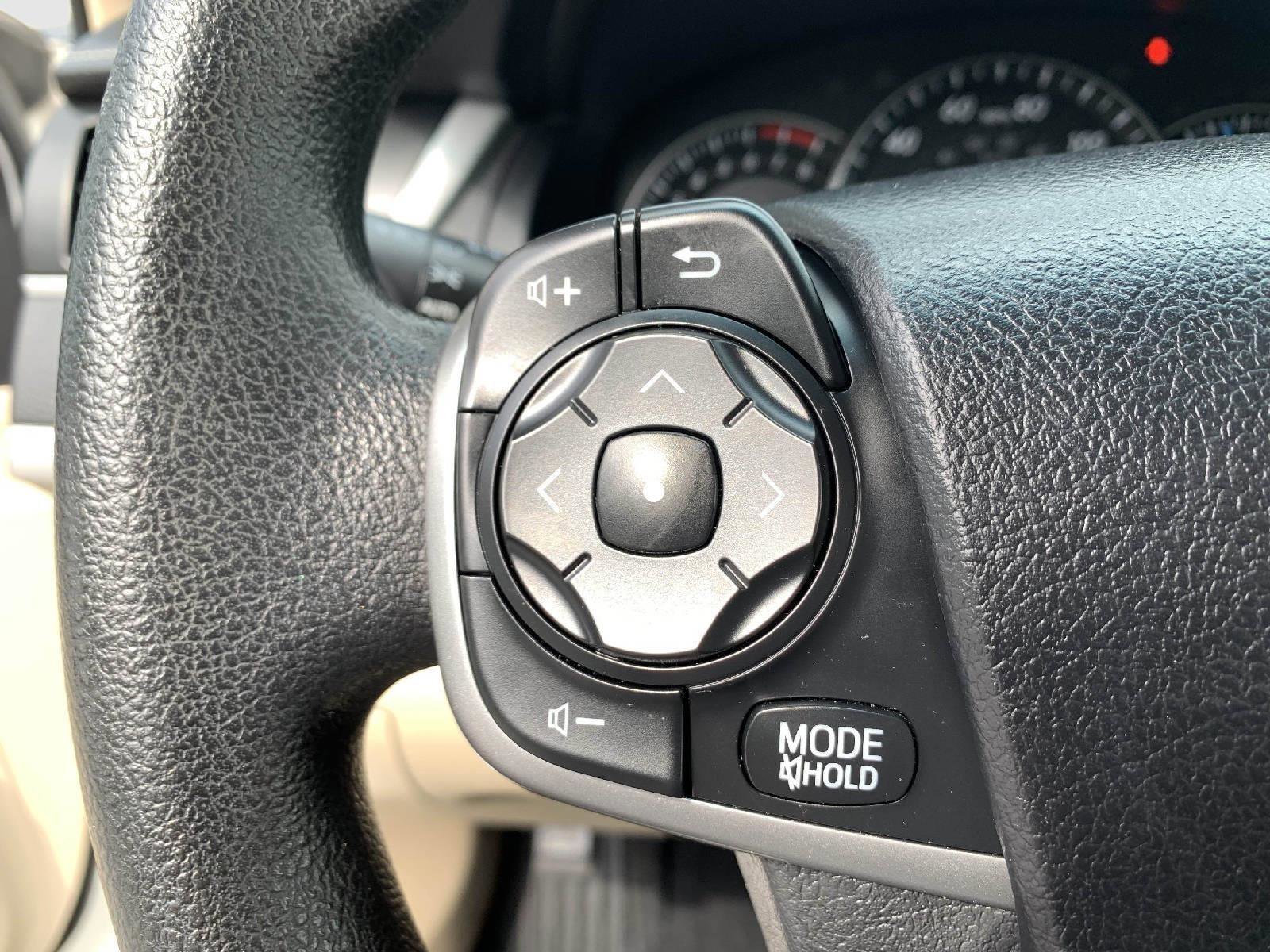 Used 2014 Toyota Camry LE FWD image 15