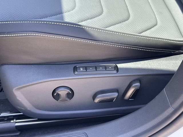 New 2026 Volkswagen Jetta SEL FWD image 23