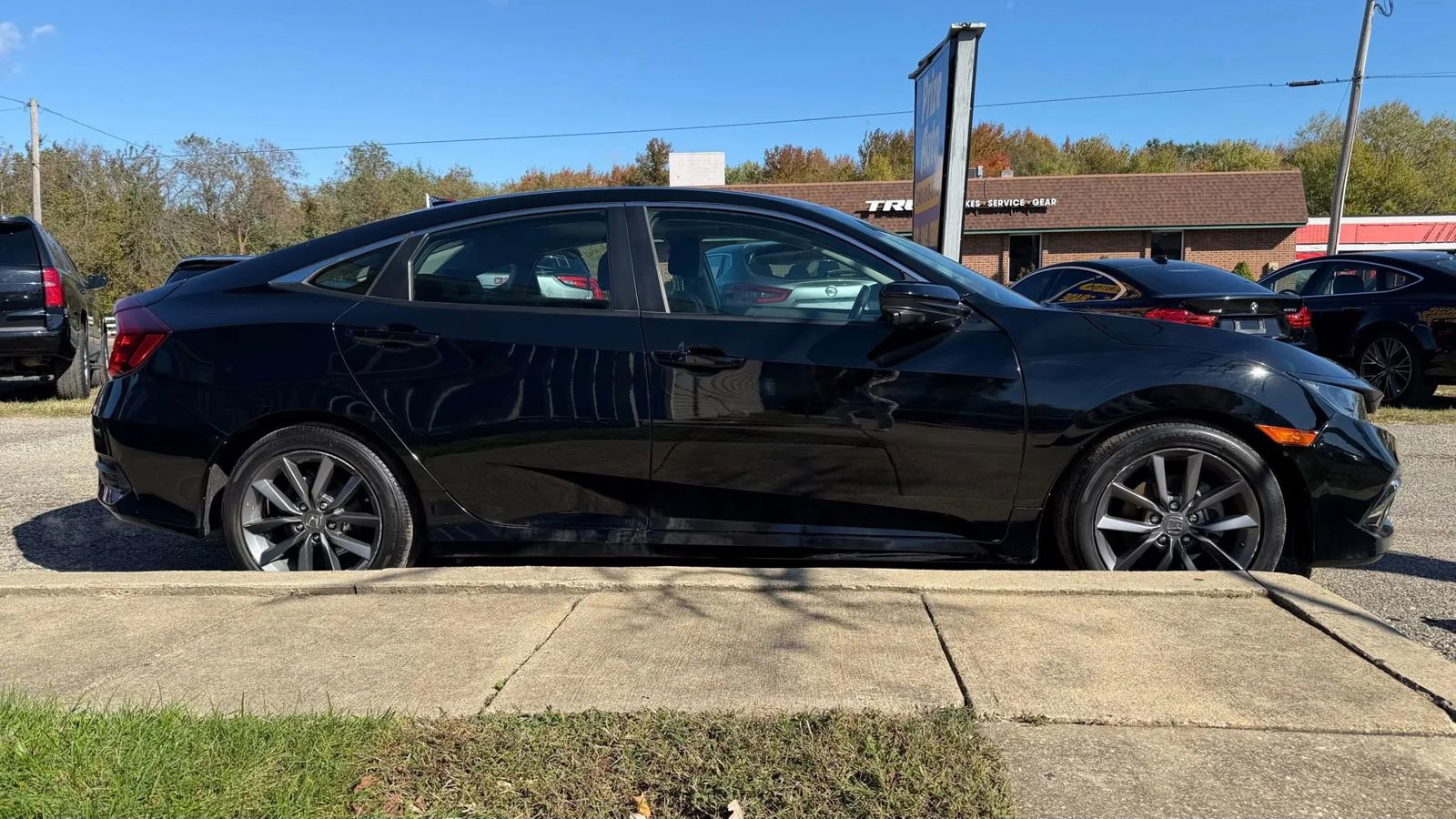 Used 2020 Honda Civic EX-L image 5