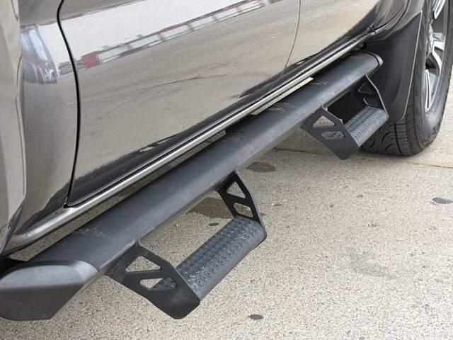Used 2019 Toyota Tacoma TRD Sport w/ Technology Package image 10