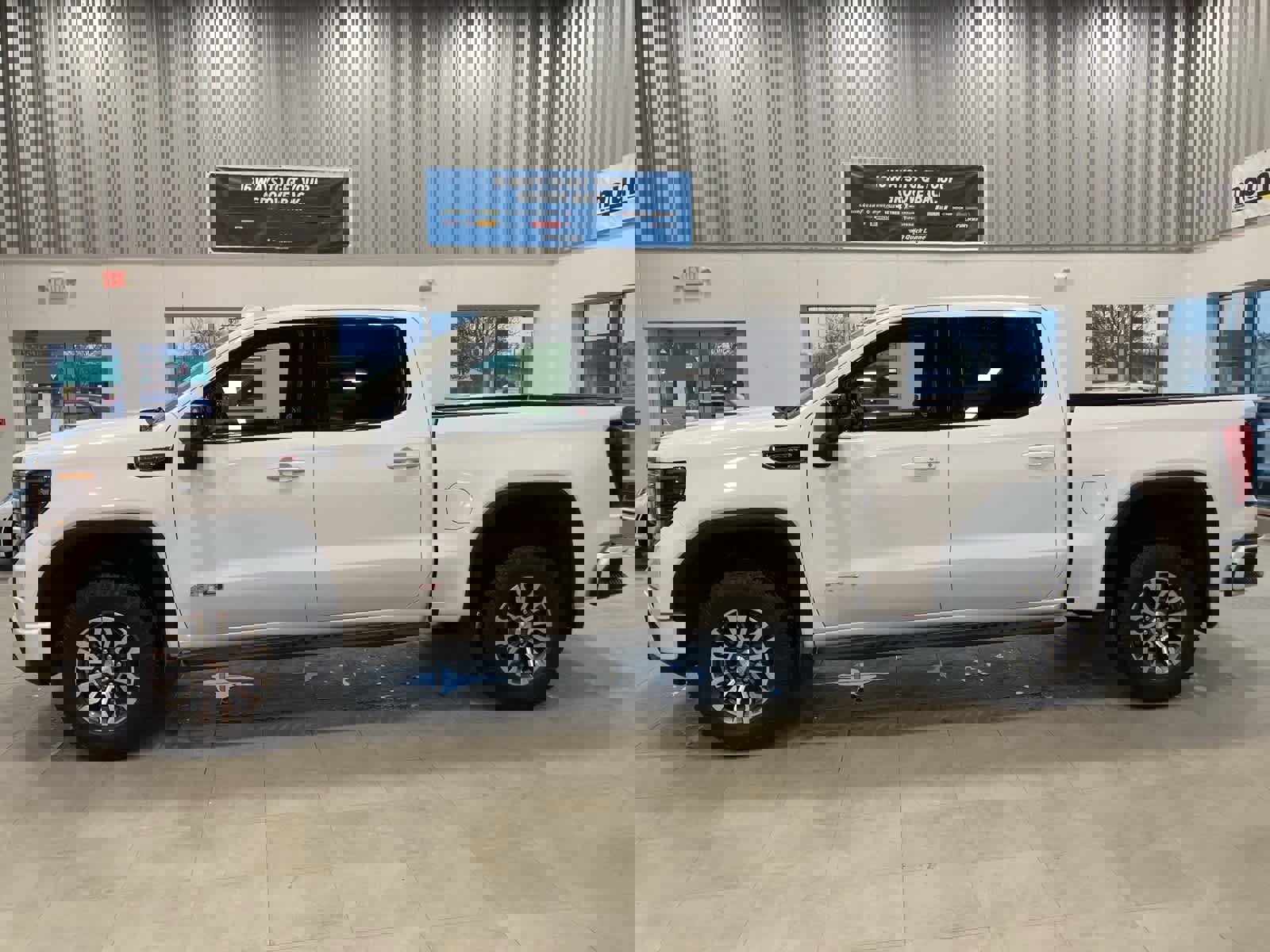 Used 2022 GMC Sierra 1500 AT4 w/ AT4 Premium Package image 8