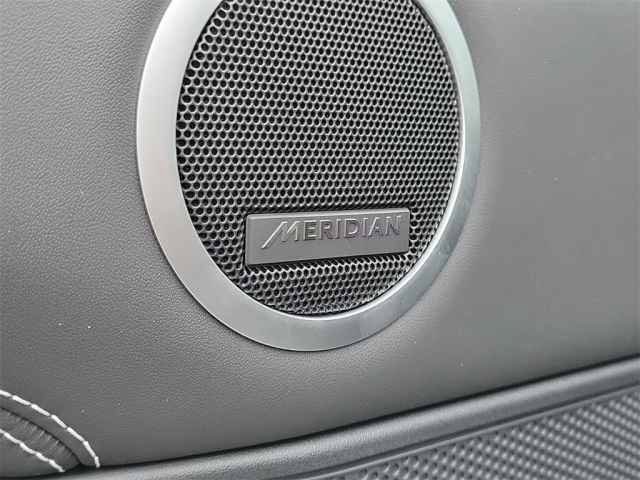 New 2024 Land Rover Discovery Metropolitan Edition AWD/4WD image 13