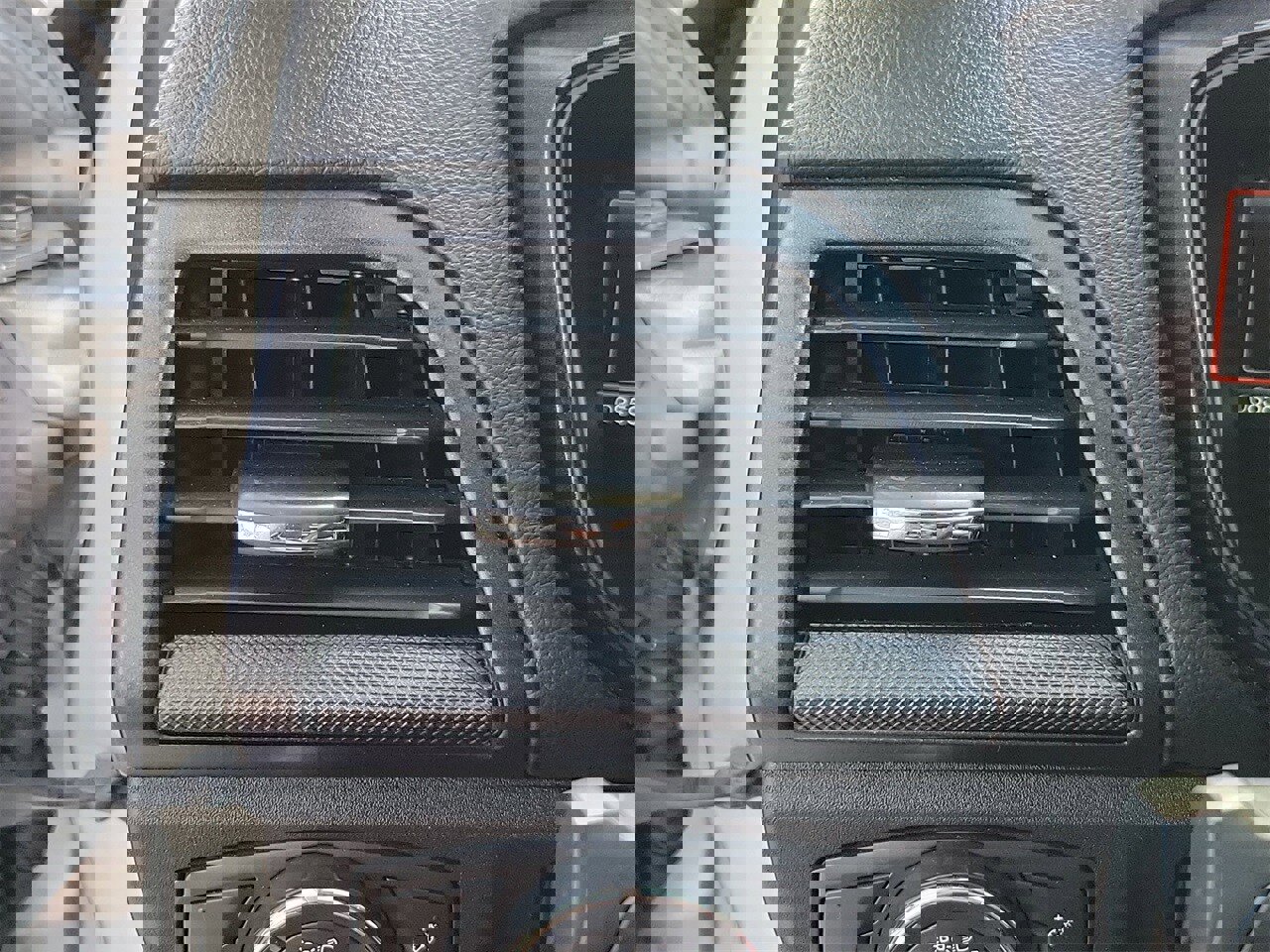 Used 2018 Ford Fusion SE w/ Equipment Group 201A image 30