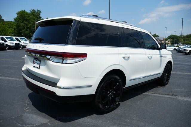 Used 2024 Lincoln Navigator Reserve AWD/4WD image 9